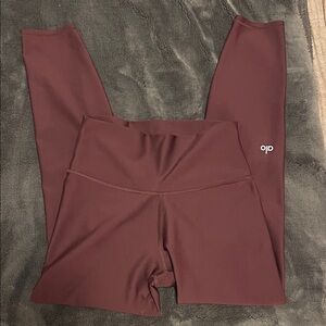 Alo yoga dark burgundy airlift legging size Medium 26”